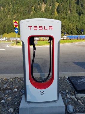 stazione di ricarica Tesla Brennero